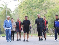 Hari Terakhir Berkantor di Tahun 2023, Pj. Gubernur Sultra  Gaungkan Semangat Kebugaran
